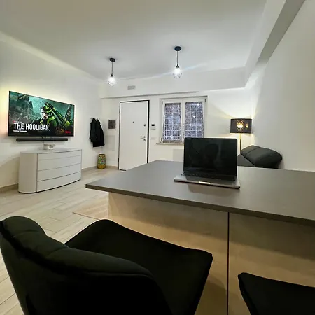 Elegant & Spacious 2Br 2Ba Unit With Private Patio-2